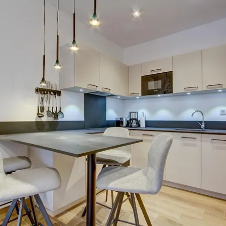 Apartman Echo Du Pleney A003 *